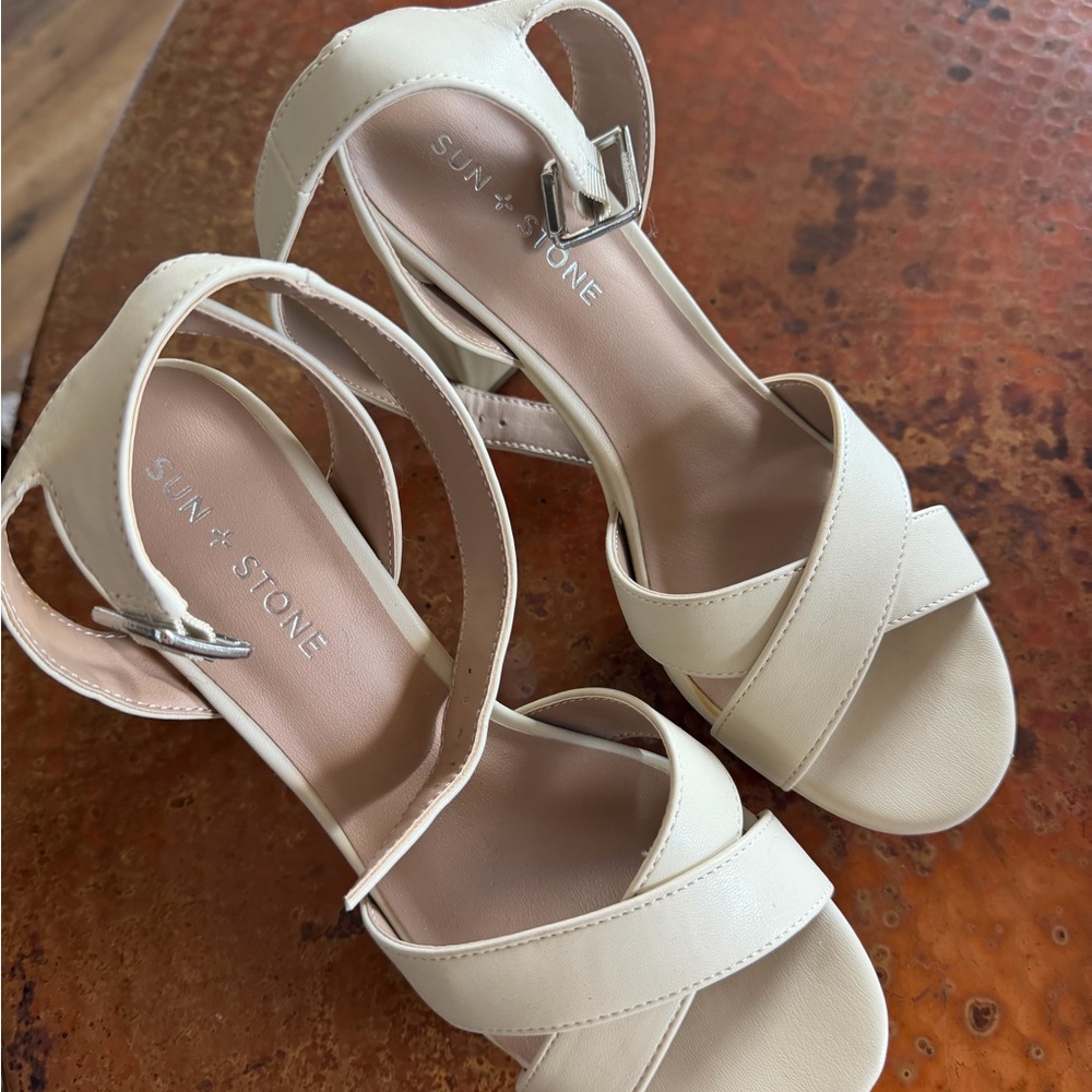 Sun & Stone Heels Beige Size 7.5